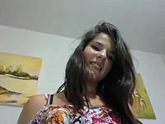 Novinha 在 Novinha0.com 上举办热的裸体网络摄像头表演
